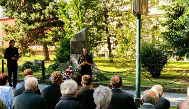Popraveni komunistickým režimem. Jihlava uctila oběti vykonstruovaných procesů v padesátých letech