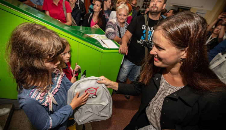 Škola volá! Vracející se žáky vítali i představitelé města Jihlavy