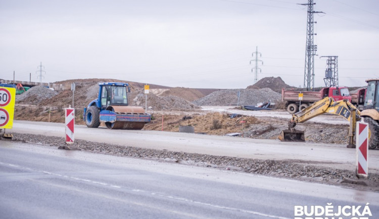 Dneškem začínají opravy dálnice D1 mezi Koberovicemi a Humpolcem