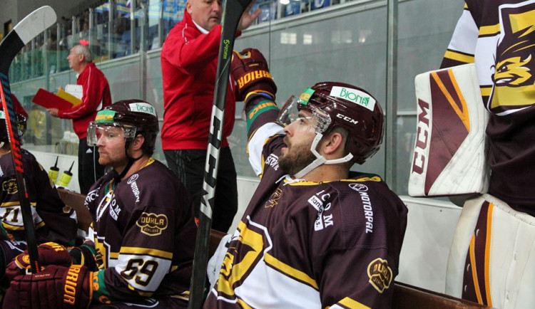 Dukla poprvé klopýtla, po nájezdech prohrála s Benátkami nad Jizerou