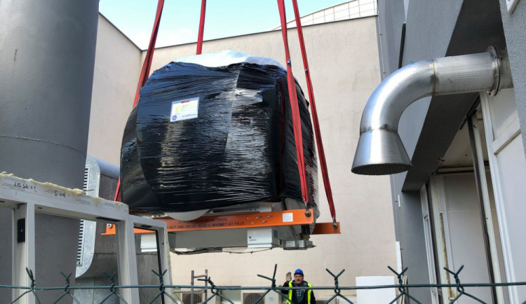 V jihlavské nemocnici mění magnetickou rezonanci. Starý přístroj za 10 let vyšetřil tisíce pacientů