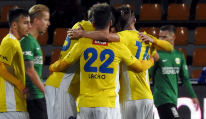 Jihlavští fotbalisté slaví důležité vítězství nad Sokolovem