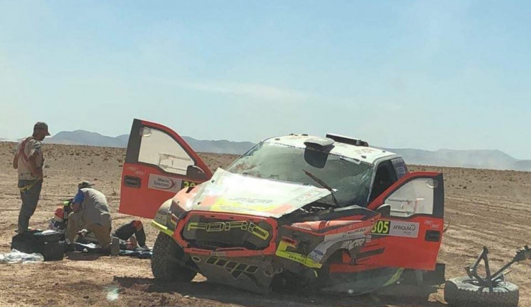 Jihlavák Martin Prokop měl v Maroku nehodu. Navigátora transportoval vrtulník do nemocnice