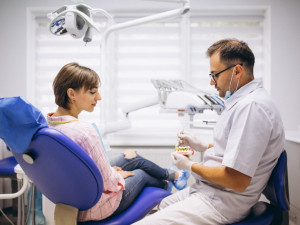 Kraj Vysočina pomůže obcím platit ordinace pro zubaře