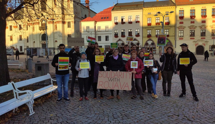 Na jihlavském náměstí se v úterý vyjadřoval nesouhlas s tureckou invazí. Další akce je plánována na pondělí