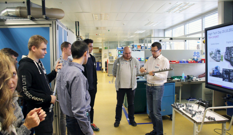 V jihlavském Boschi proběhl High-Tech Day. Studenti poznali firmu, výrobu a moderní technologie