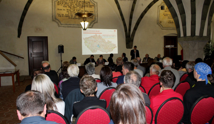 V Jihlavě se debatovalo o úložišti jaderného odpadu. U Batelova by mohla vzniknout nová nádrž