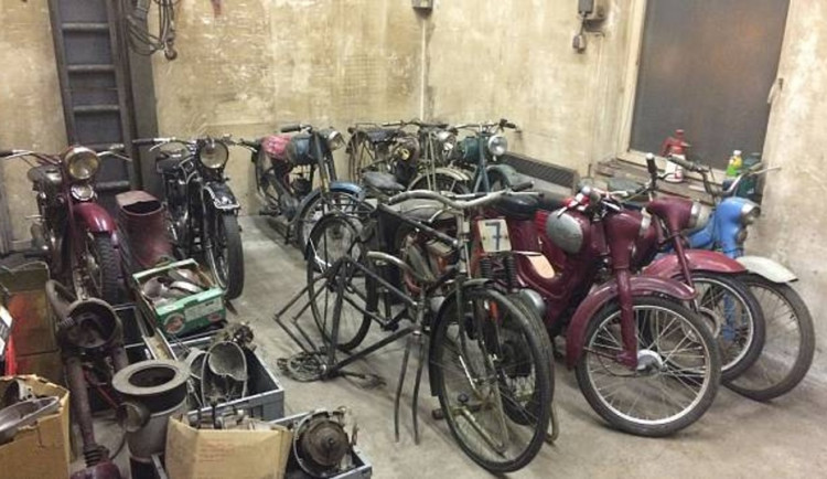 pomozte-pri-zachrane-sbirky-historickych-motocyklu-po-dedeckovi-06_denik-630-16x9