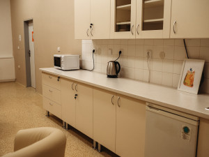 Na jihlavské novorozenecké JIP mají rodiče své nové zázemí. Díky charitativní akci