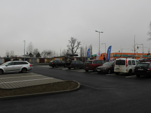 P+R parkoviště v Jihlavě bylo slavnostně otevřeno. Nabízí místo pro 110 řidičů