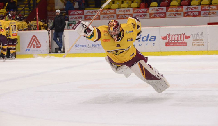 Další trápení proti Kadani, tentokrát ale za tři body. Před svými soupeři má Dukla osm bodů náskok