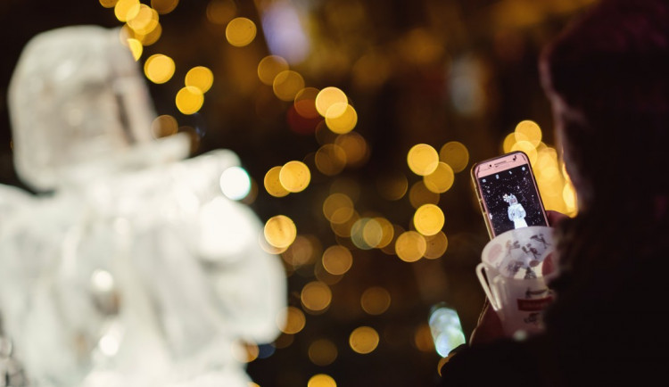 Na letošním Bosch svařáku se vypilo 1920 litrů vína. Nechyběl Mikuláš s družinou