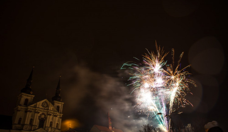 Novoroční ohňostroje pořádají jen některá města na Vysočině. Jihlava za něj dá 65 tisíc