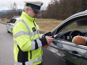 Pondělí na silnicích Vysočiny: Pět kontrolovaných řidičů, pět pozitivních testů na drogy