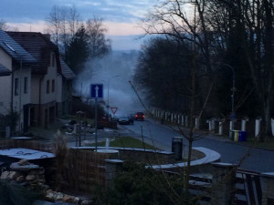 FOTO: Hasiči z Třeště vyjížděli k požáru osobního auta. Hořelo na Fritzově ulici