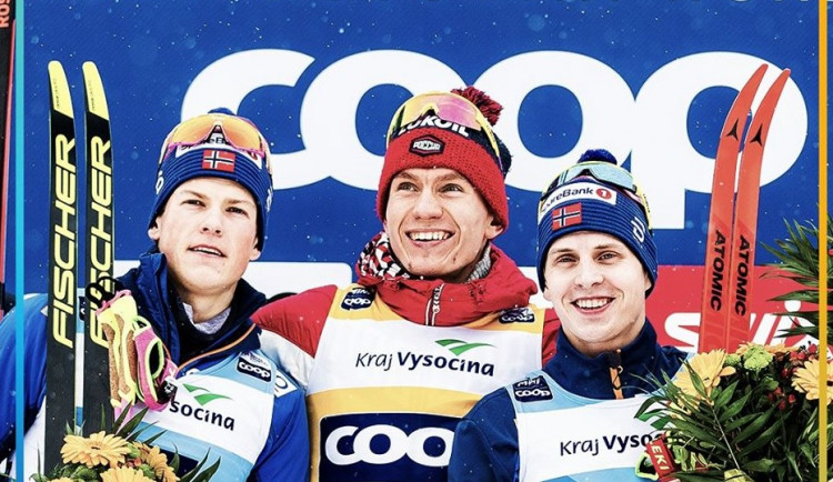 V Novém Městě zazářila Razýmová i Janatová, vyhrála opět Johaugová. Mezi muži kraloval Bolšunov