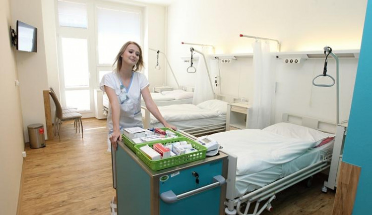 Těhotné pacientky v Jihlavě dostanou nový pokoj. Na vylepšení se vybralo přes 170 tisíc