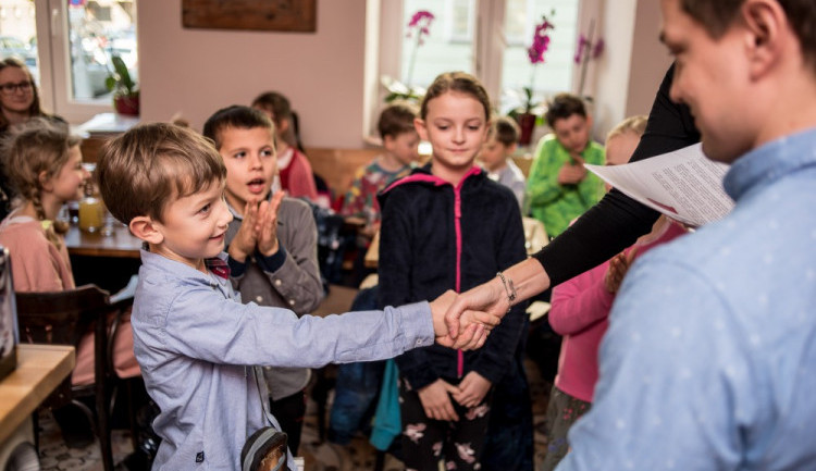 Děti v Jihlavě si o dva dny prodlouží prázdniny. Shodli se na tom ředitelé všech škol