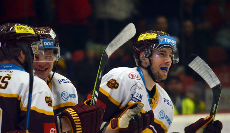 Dukla přejela Sokolov 5:0, na předkolo play-off má náskok devět bodů