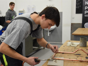 Nejšikovnějšího učně instalatéra má na Vysočině jihlavská stavebka. Finále bude v únoru