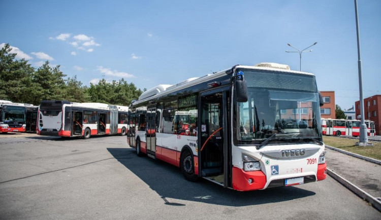 Brňáci vymysleli unikát. Město křižoval autobus poháněný našimi výkaly