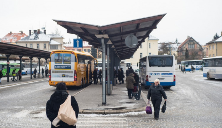 Veřejná doprava Vysočiny: Od 1. března nám bude stačit jedna jízdenka na vlak i autobus