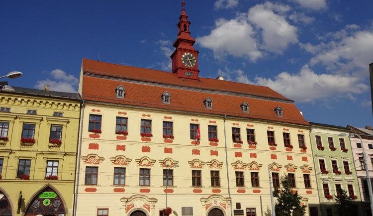 Jihlavský magistrát, mateřské školky nebo zoo zůstávají veřejnosti zatím otevřené