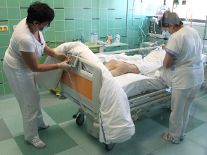 Nemocnice v Jihlavě kupuje plicní ventilátory. Na jejich pořízení vyhlašuje sbírku