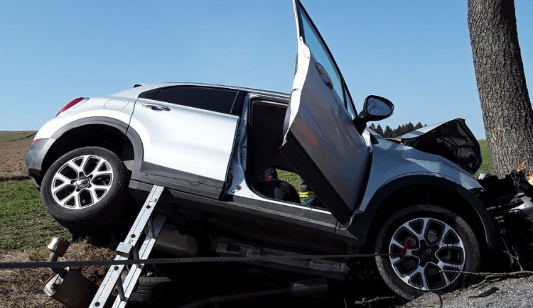 U Rokytna došlo k vážné nehodě. Řidič byl transportován do brněnské nemocnice