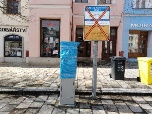 Na vybraných parkovištích v Jihlavě mohou řidiči stát zadarmo. Až do odvolání