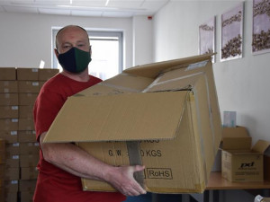 Dnes začíná testování v pobytových sociálních službách. Rozvezlo se 5 tisíc rychlotestů