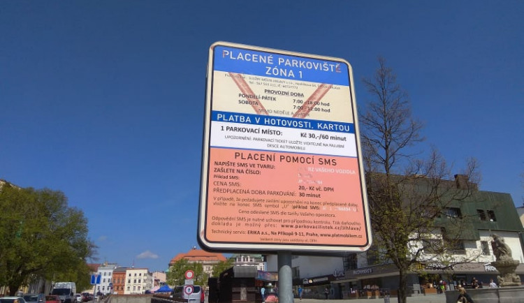 AKTUÁLNĚ: Pozor, parkování v Jihlavě ode dneška opět s poplatkem