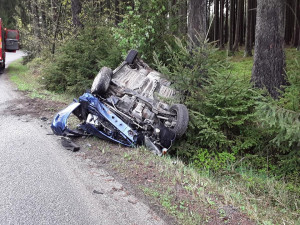 Nehoda u Třeště si vyžádala jen poškozené vozidlo, řidič přežil ve zdraví