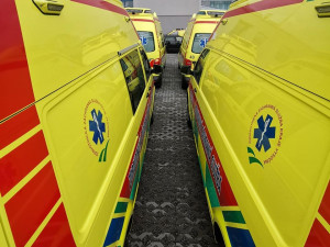 Krajští záchranáři dostali nové sanitky. Mají klimatizaci, pojedou rychlostí až 184 km/h
