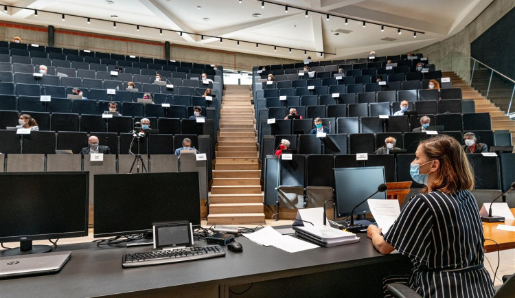 Jihlava potřebuje ušetřit asi 100 milionů. Zastupitelé ale trvají na zahájení stavby sjezdu z přivaděče