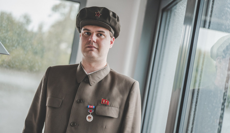 Severokorejci jsou milí a spokojení lidé. Pohled na ně ovlivňuje kapitalistická propaganda, říká přítel KLDR Lukáš Vrobel