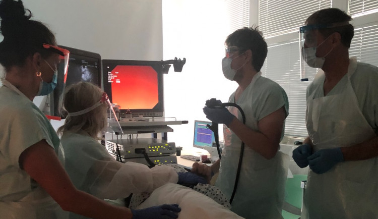 Jihlavská nemocnice má nový přístroj. Pomůže odhalit nádory na slinivce