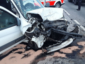 AKTUÁLNĚ: Čelní střet u Vílance. Na místo byl povolán také záchranářský vrtulník