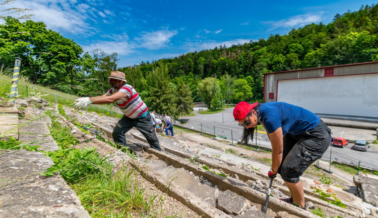 Dnes začala oprava střední části hlediště na jihlavském letním kině