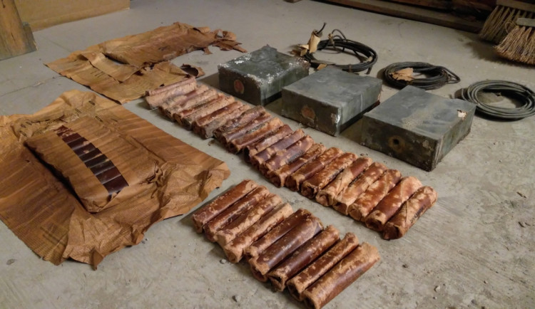 Ve velkomeziříčském kostele se našlo několik kilo nebezpečné munice