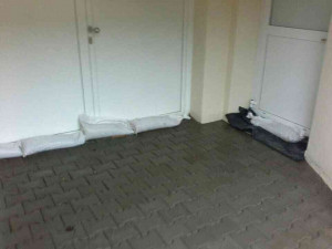 Silný déšť přidělává vrásky hasičům i dnes. Rybník Brychťák hrozí, že přeteče