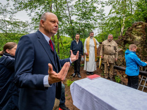 FOTO, VIDEO: Farář požehnal opravené štole u Hybrálce. Byla otevřena v roce 1776