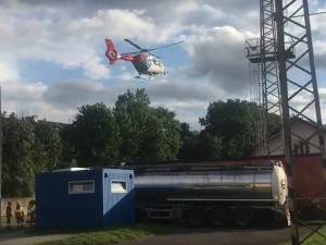 Třináctiletá dívka v Jihlavě lezla na vagon. Skončila s popáleninami v brněnské nemocnici