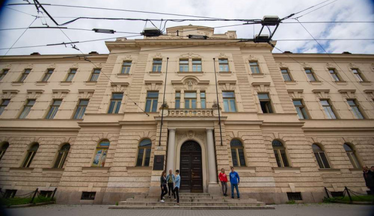 Vysoká škola polytechnická Jihlava spustila unikátní virtuální továrnu