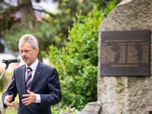 Jihlava si u památníku připomněla popravy politických vězňů