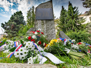 Jihlava si u památníku připomněla popravy politických vězňů