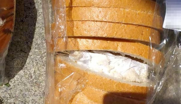 Policisté chytili dealera pervitinu. Do Jihlavy drogu přivezl v chlebu