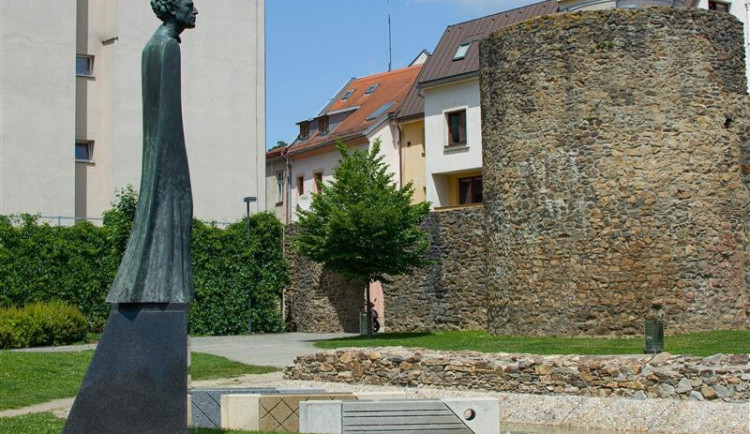 Vandalové poškodili vyhlídku nad jihlavským parkem. Po opravě je opět přístupná 