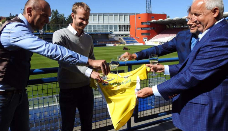 Fotbalová Vysočina získal nového generálního partnera – společnost Enviropol