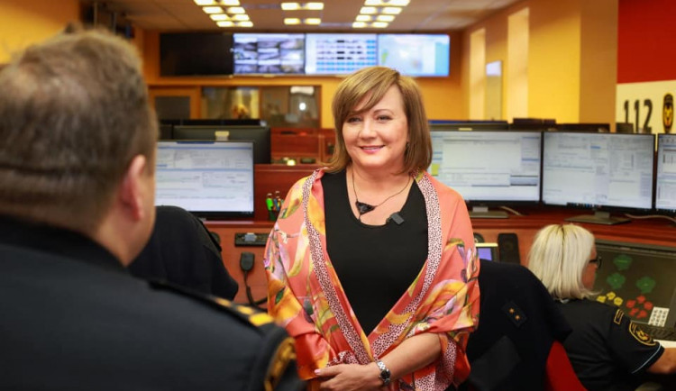 Ministryně Schillerová navštívila Vysočinu. Setkala se se seniory i hasiči